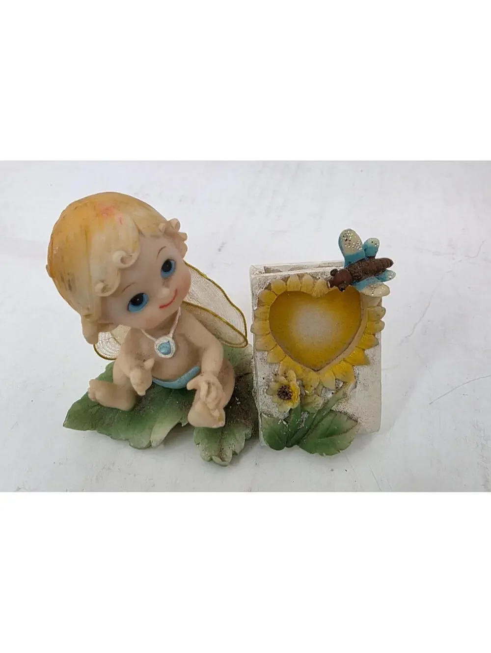 Vintage Baby Angel Figurne Sunflower Heart with Frame